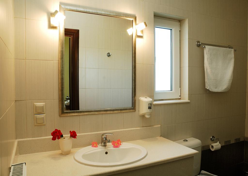 Ariadnes Holiday Accommodation II Apidias Lakos Phòng bức ảnh