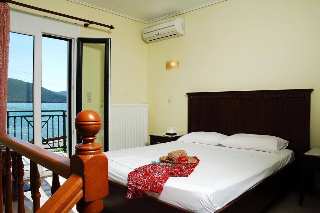 Ariadnes Holiday Accommodation II Apidias Lakos Phòng bức ảnh